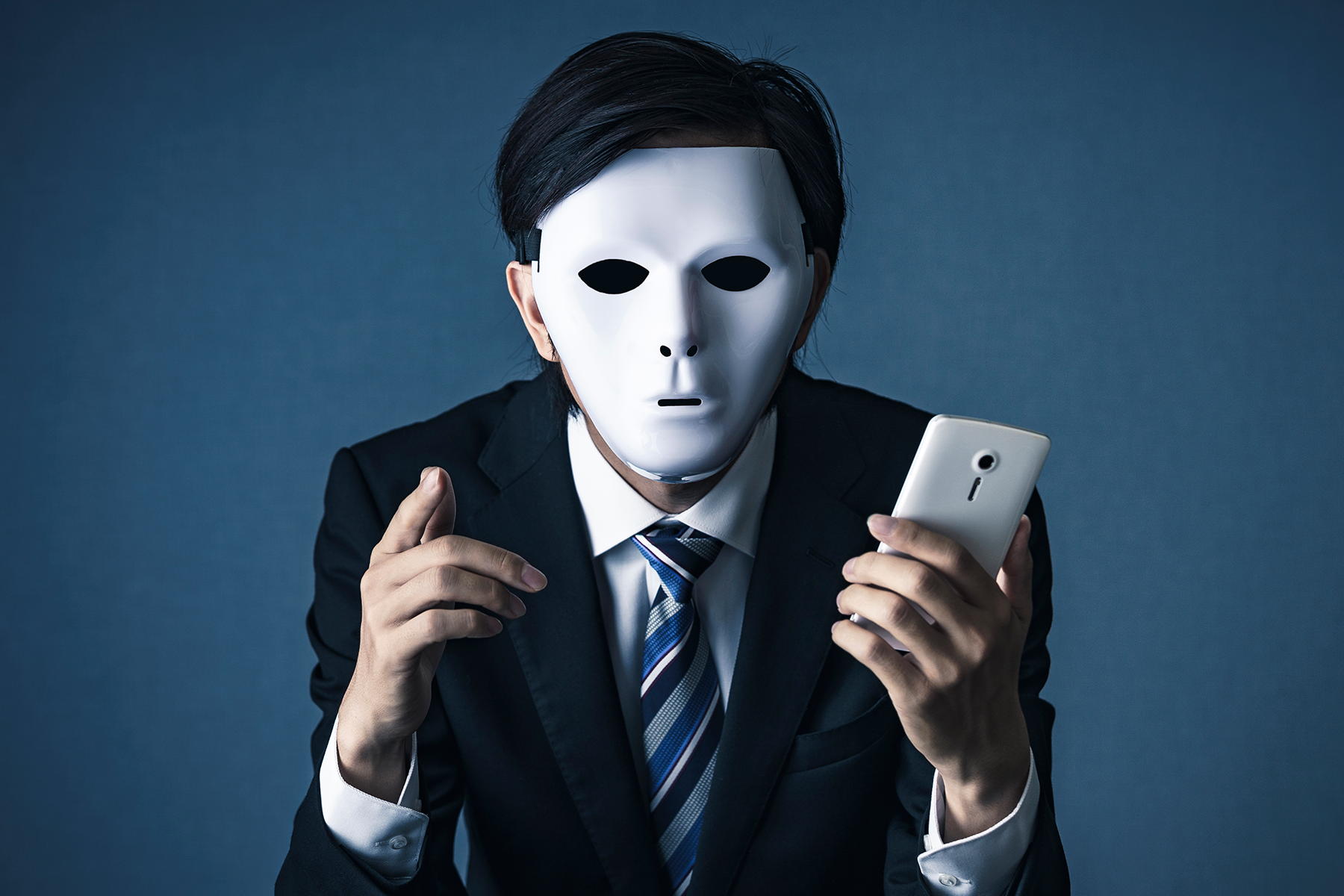 なぜ、あの人は「陰謀論」にハマったのか？ 〜 社会学が解き明かす「共鳴的目覚め」の3ステップ 〜